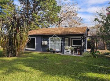 Quinta vacacional · 130m² · 3 Ambientes · Casa Quinta en Venta en Barrio Parque Sakura, Exaltación de La Cruz, G. B. a. Zona Norte