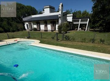 Casa · 360m² · 7 Ambientes · 1 Cochera · Casa Alquiler Temporal en Cerrillos Manzanares
