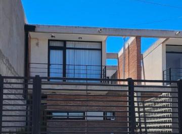 Casa de 5 ambientes, Plottier · Duplex 2 Dorm. con Patio