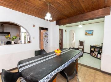 Casa de 5 ambientes, Santo Tomé · Casa de 3 Dorm., Patio y Cochera.