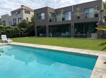 Casa · 300m² · 6 Ambientes · 4 Cocheras · Casa - Laguna del Sol