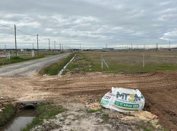 Casa de 2 ambientes, San Vicente · Lote 600 m. Casa 40 m Estilo Minimalista. Lote con Varias Mejoras