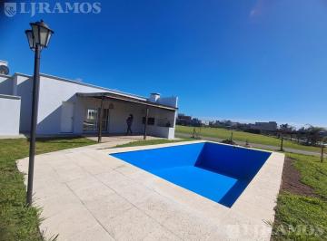 Casa · 150m² · 4 Ambientes · 2 Cocheras · Casa en San Sebastián A1 Mb