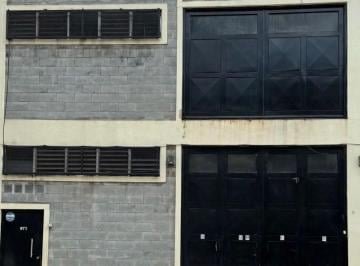 Bodega-Galpón , Chacarita · Chacarita Alquiler Galpón 400 m Entrada de Camión Mixtura 3 Excelente Estado