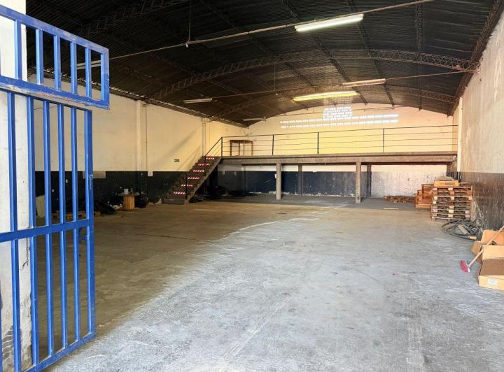 Bodega-Galpón · 415m² · 3 Ambientes