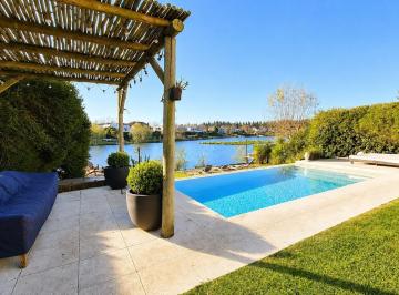 Casa · 343m² · 5 Ambientes · 2 Cocheras · Casa en Alquiler a La Laguna con Muelle en Santa Bárbara, Tigre – 4 Dorm. + Playroom