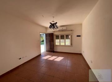 Casa · 66m² · 3 Ambientes · 6 Cocheras · Casa en Venta
