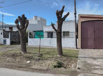 Casa · 84m² · 3 Ambientes · 1 Cochera · Casa en San Carlos