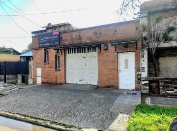 PH de 1 ambiente, Lanús · PH Al Frente con Patio en Venta en Lanús Este - Oportunidad