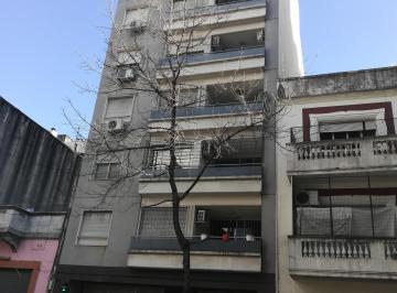 Frente del edificio · Departamento 3 Ambientes con Cochera en Villa Crespo
