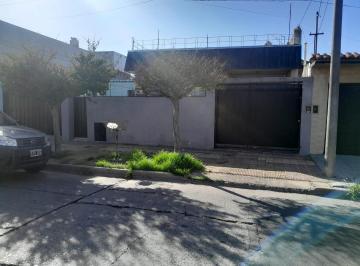 Casa · 280m² · 3 Ambientes · 1 Cochera · Casa + Galpon Sobre 2 Lotes