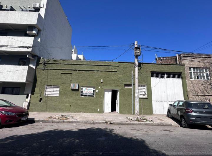 Bodega-Galpón · 1300m² · 4 Ambientes · 20 Cocheras