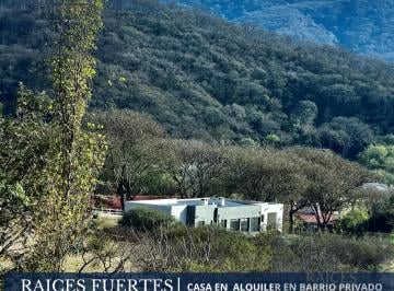 Casa · 4 Dormitorios · Casa - Valle Escondido