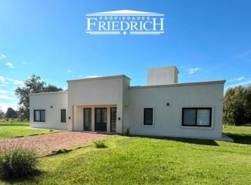 Casa · 115m² · 5 Ambientes · 5 Cocheras · Casa Venta Estancia Las Lilas