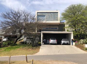 Casa de 8 ambientes, La Calera · Alquilo Amoblada - Dueño