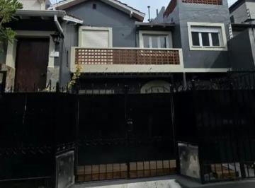 Casa · 140m² · 4 Ambientes · PH en Venta 4 Amb Reciclado a Nuevo Acassuso