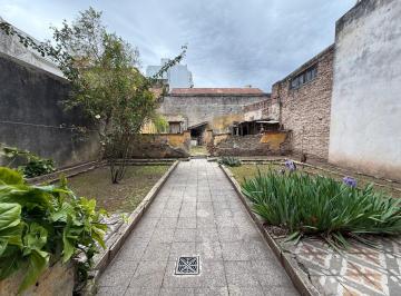 Terreno · 225m² · Ideal Proyecto o Reciclaje – Lote de 225 m² con Jardín y Casa Sin PH