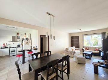 Casa · 187m² · 5 Ambientes · 2 Cocheras · Venta de Casa en Barrio Solares de Roca Las Heras 3 Dorm.