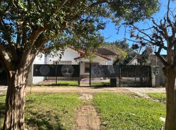 Casa · 136m² · 4 Ambientes · 1 Cochera · Venta Casa 4 Ambientes San Miguel Quincho Jardin