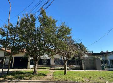 Casa · 136m² · 4 Ambientes · 1 Cochera · Venta Casa 4 Ambientes San Miguel Quincho Jardin