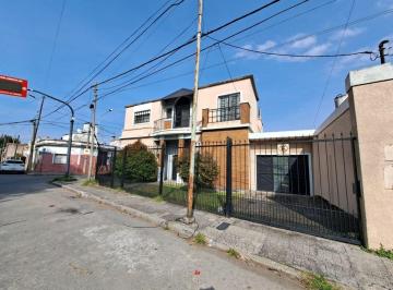 Casa · 225m² · 5 Ambientes · 3 Cocheras · Casa 2 Plantas Pileta Villa Sarmiento 225 m² Cub