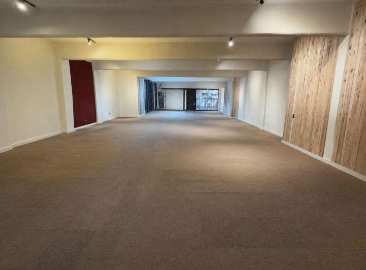 Local comercial · 269m²