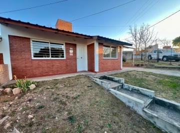 Casa · 72m² · 4 Ambientes · 1 Cochera · Venta Casa, 2 Dorm., Patio Cochera, Villa Carlos Paz