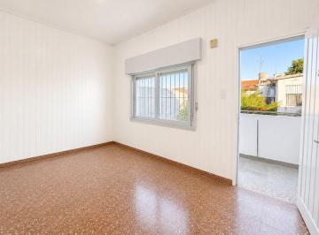 PH · 69m² · 3 Ambientes · Venta PH 3 Amb. C/balcón - Haedo
