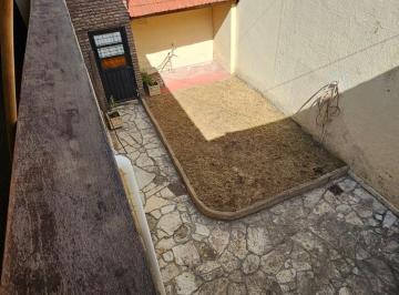 Casa · 235m² · 6 Ambientes · 2 Cocheras · Casa Venta Lanus 6 Amb Patio Cochera Multifamiliar