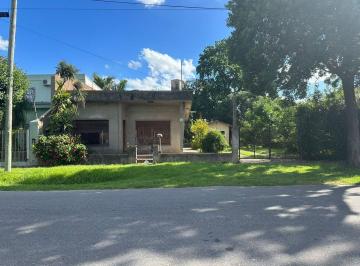 Casa · 207m² · 3 Ambientes · 2 Cocheras · Venta Casa y Lote Lindero Berazategui