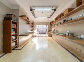 Local comercial · 239m² · Propiedad Para Uso Comercial en Alquiler