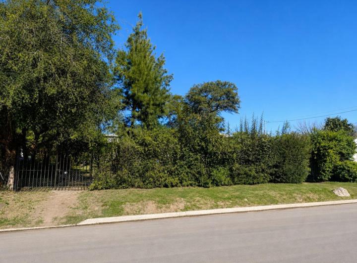 Casa · 300m² · 4 Ambientes · 3 Cocheras