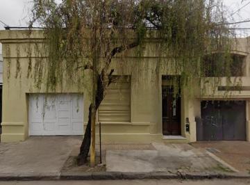 Casa · 194m² · 3 Ambientes · 1 Cochera · Venta Casa Quilmes Centro
