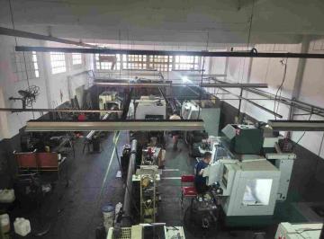 Bodega-Galpón · 289m² · Alquiler Fdo. Comercio Matricería. V. Ballester