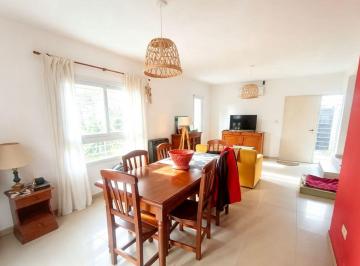 Casa · 75m² · 3 Ambientes · 1 Cochera · Duplex Alquiler La Plata 2 Dormitorio y Cochera