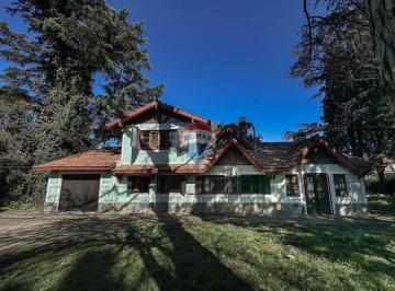 Quinta vacacional de 4 ambientes, Ezeiza · Venta Urgente Excelente Chalet 6amb - 2700 M².ezeiza