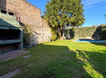 Casa · 85m² · 4 Ambientes · 3 Cocheras · Venta Casa 4amb + Local Comercial/pileta Villa Tesei