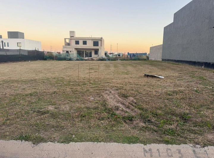 Terreno · 360m²