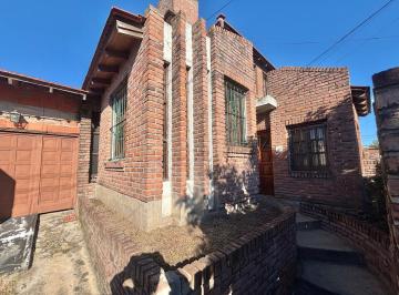 Casa · 119m² · 4 Ambientes · 1 Cochera · Chalet en Venta - Villa Tesei