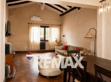 Casa · 205m² · 5 Ambientes · Se Vende Casa 3 Habitaciones Terreno 453 m² (Centro