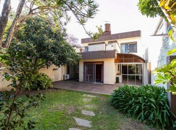 Casa · 158m² · 5 Ambientes · 1 Cochera · Casa 5 Amb Lote Propio Jardín Quincho Cochera