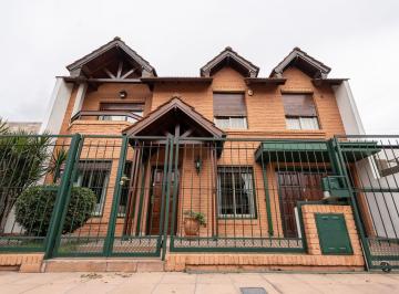 Casa · 158m² · 6 Ambientes · 3 Cocheras · Casa 6 Amb. Venta, Haedo, con Parrilla y Pileta