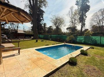 Quinta vacacional · 197m² · 3 Dormitorios · 2 Cocheras · Casa Quinta 4 Ambientes Moreno Nuevo Precio