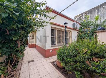 Casa · 53m² · 3 Ambientes · Venta - Casa - Dos Dorm. - Patio - Jardin - Saladillo, Rosario