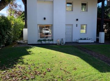 Casa de 4 ambientes, Escobar · Dueño Vendo Casas en Nautico Escobar Desde Anticipo U$s 35.000. Saldo Financiado