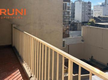 Departamento · 40m² · 1 Dormitorio · Av Directorio Al 100 | Caballito | Departamento 2 Ambientes con Balcón Corrido | Alquiler