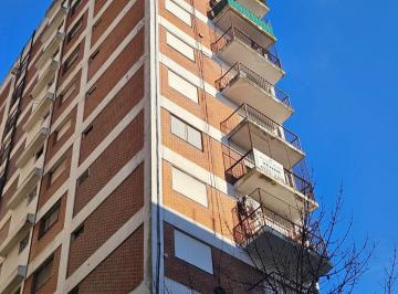 Departamento de 3 ambientes, San Cristobal · 3 Ambientes en Torre, con Cochera, Muy Luminoso y Cerca de Todo