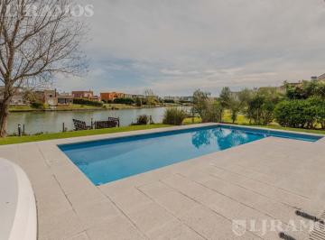 Casa · 235m² · 5 Ambientes · 2 Cocheras · Casa Al Agua con Hermosa Vista en Canton Norte - Pg