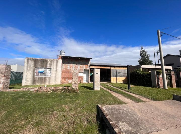 Casa · 100m² · 6 Ambientes · 2 Cocheras