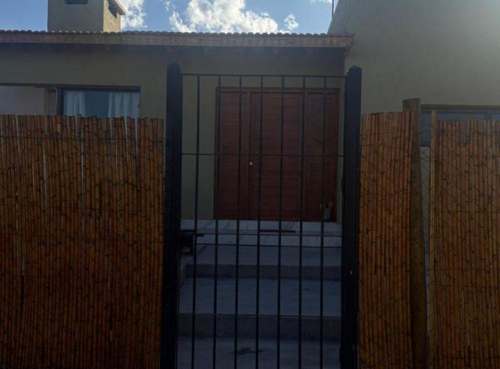 Casa · 90m² · 5 Ambientes · 2 Cocheras